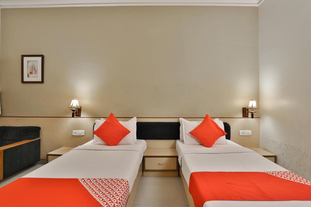 Capital O 1338 Hotel Harmony Rajkot Exterior foto