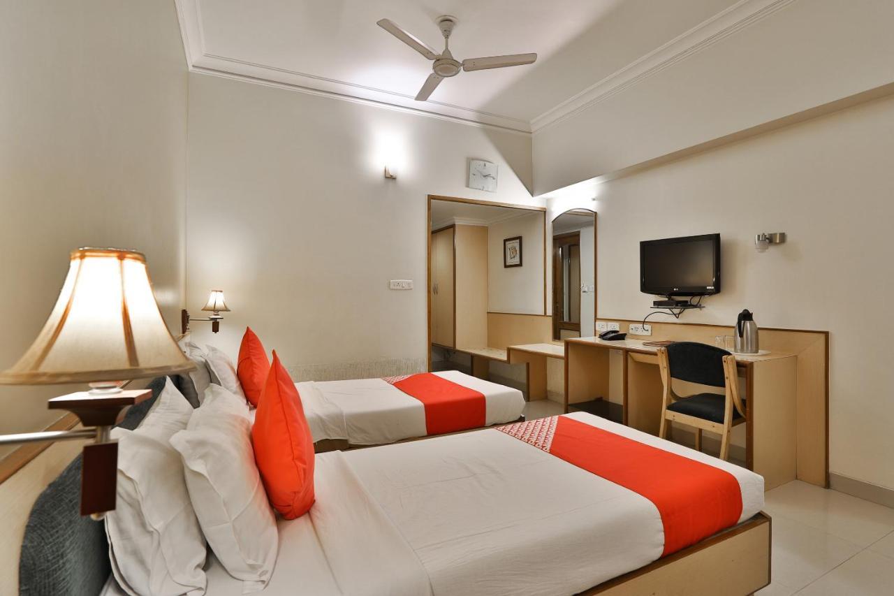 Capital O 1338 Hotel Harmony Rajkot Exterior foto