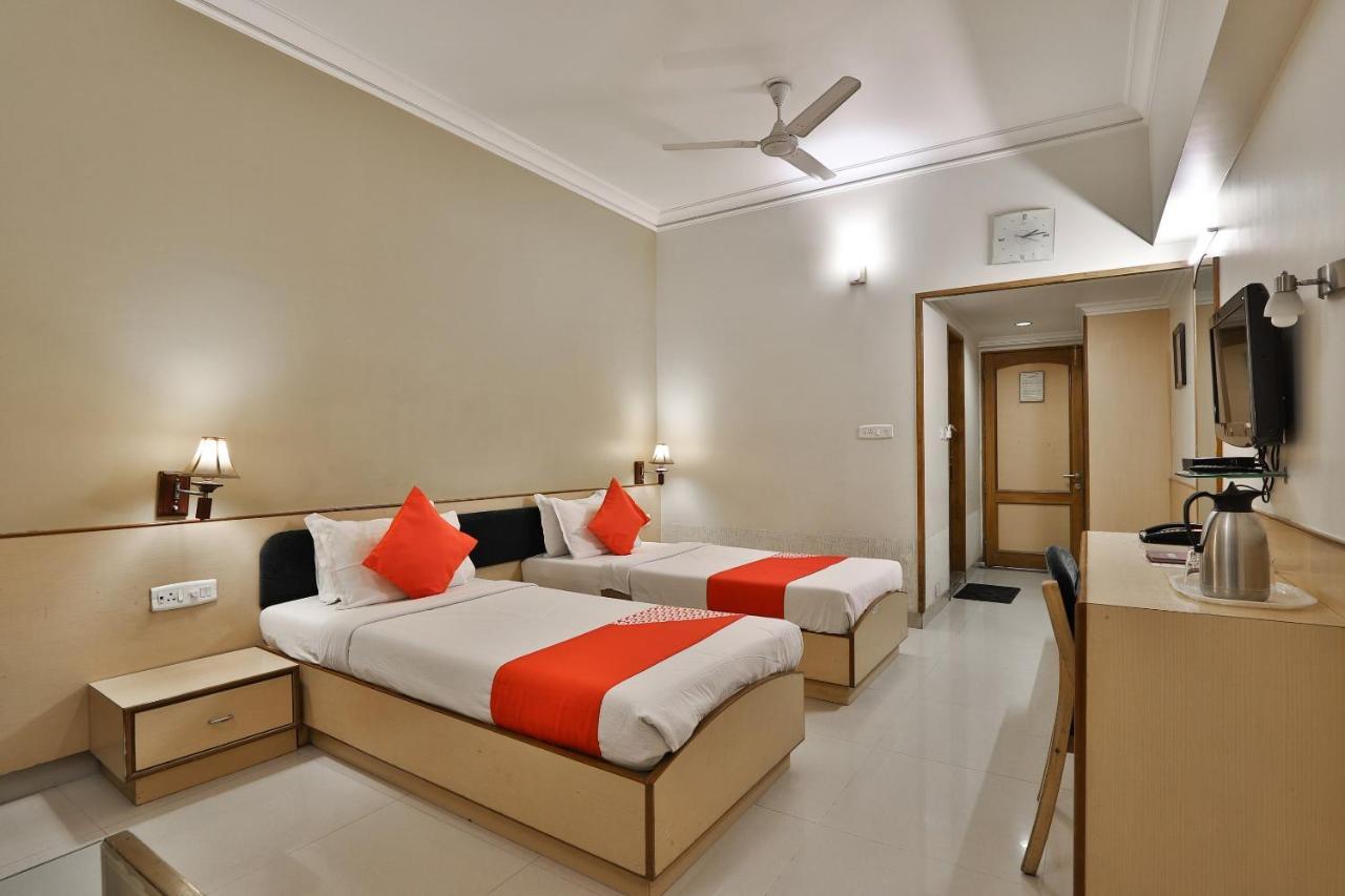Capital O 1338 Hotel Harmony Rajkot Exterior foto